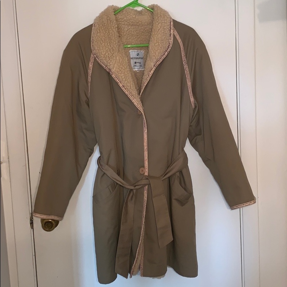 Nutrisport trench coat with polyester acrylic wool
